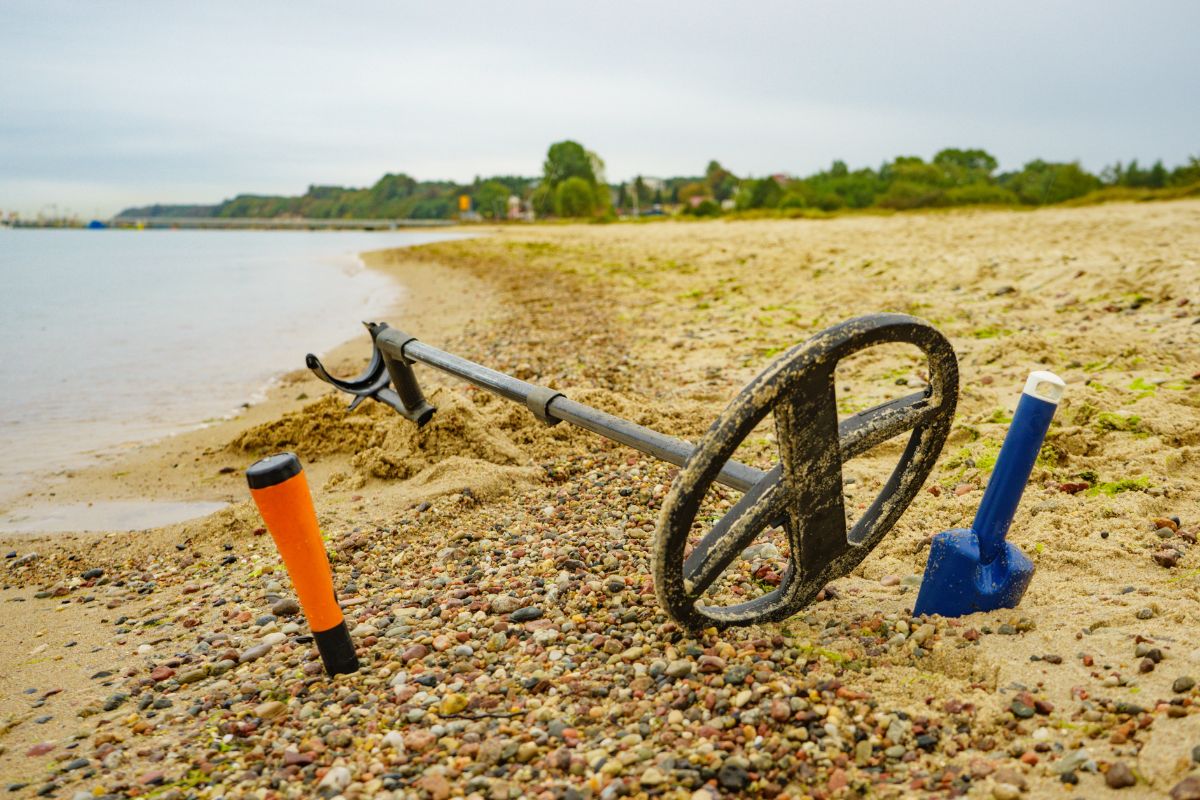 Can You Metal Detect on Public Beaches – Exploring the Rules and Regulations