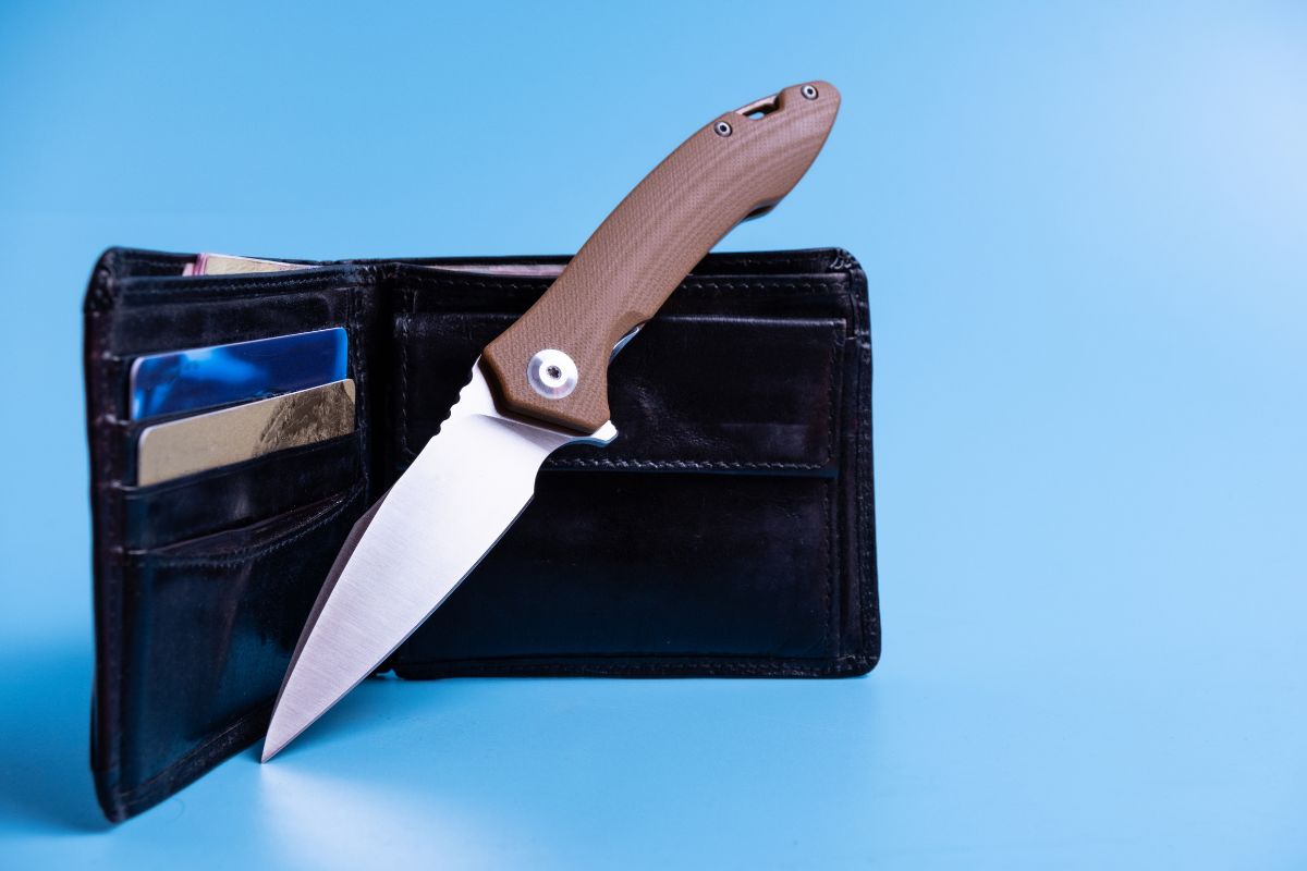 Are Credit Card Knives Detected in Metal Detectors?